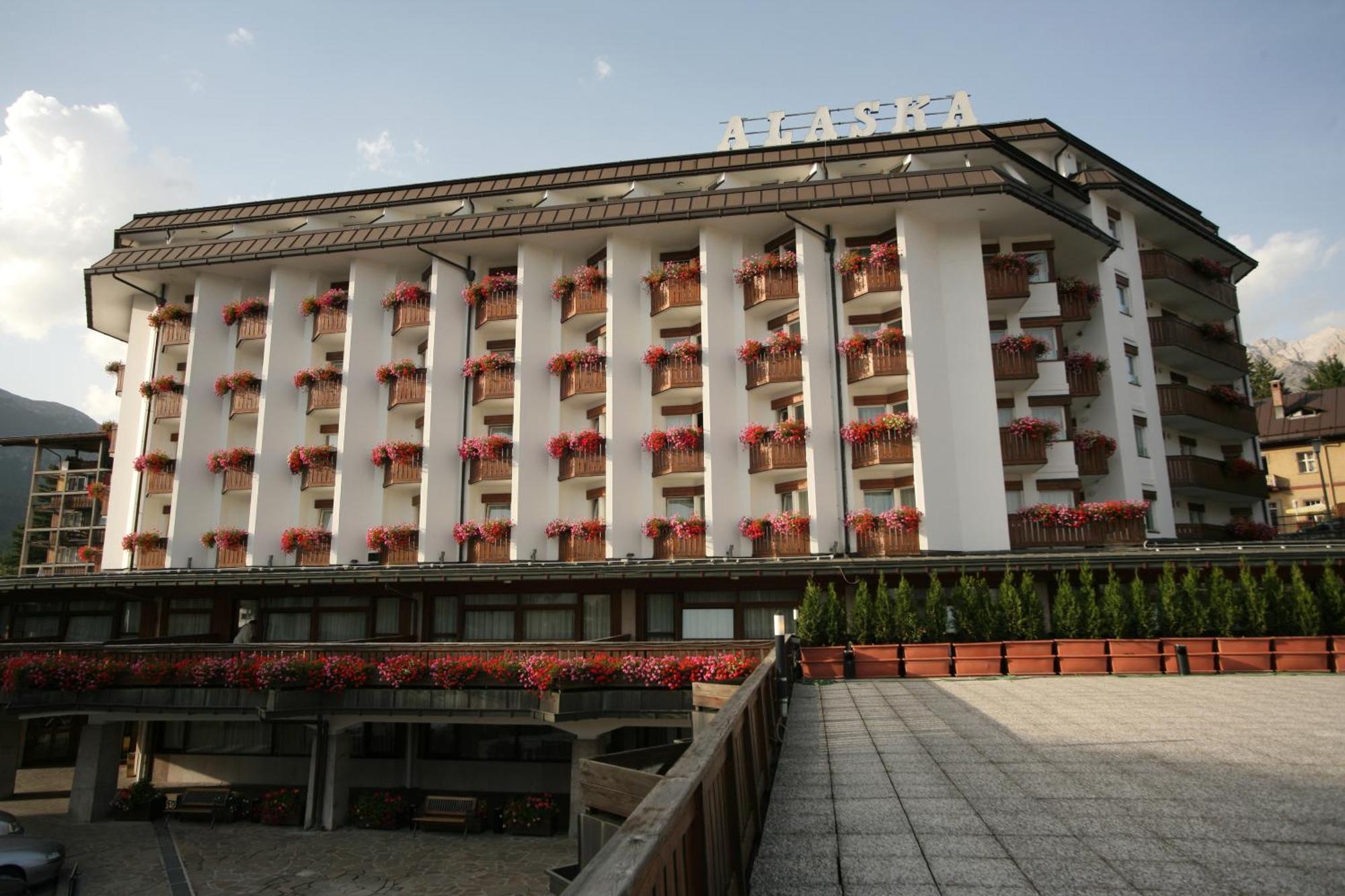 Hotel Alaska Cortina