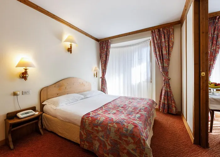 Hotel Alaska Cortina