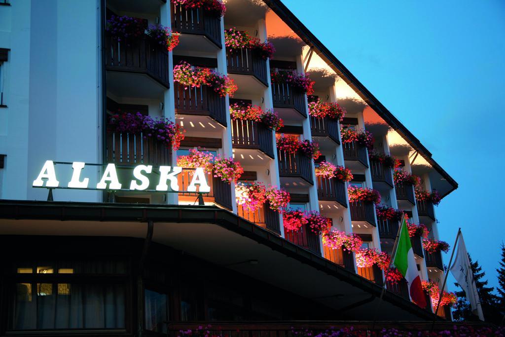 Hotel Alaska Cortina 4*