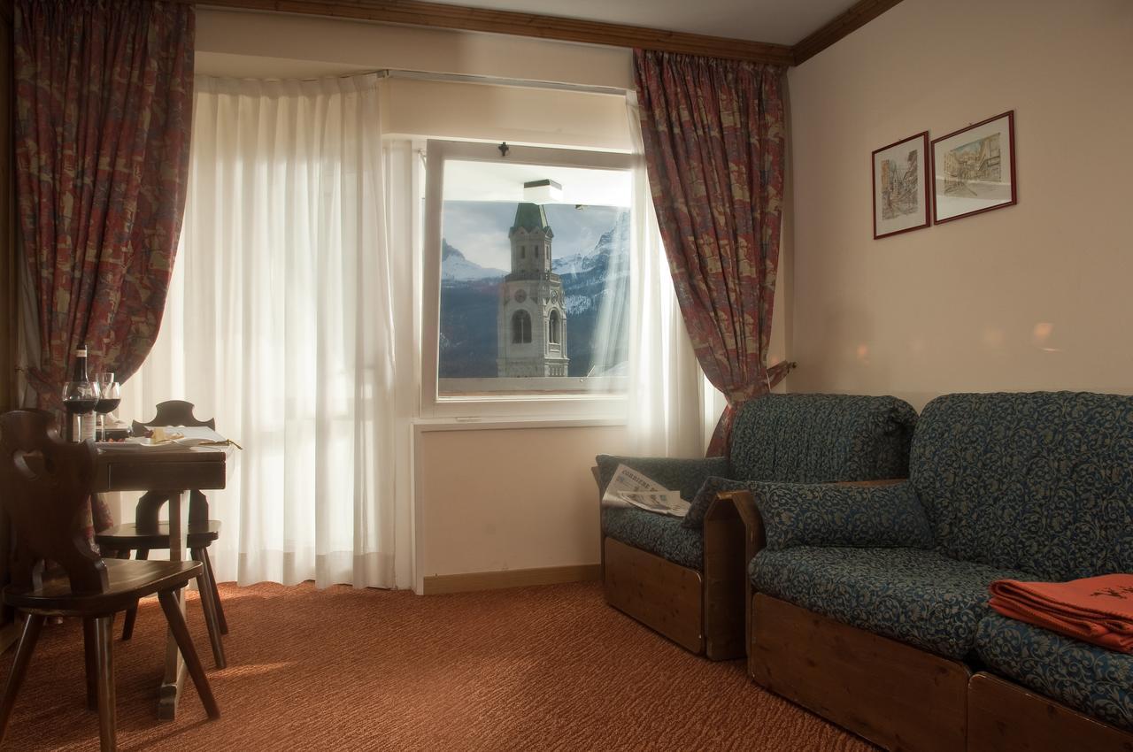 Alaska Cortina Hotel 4*