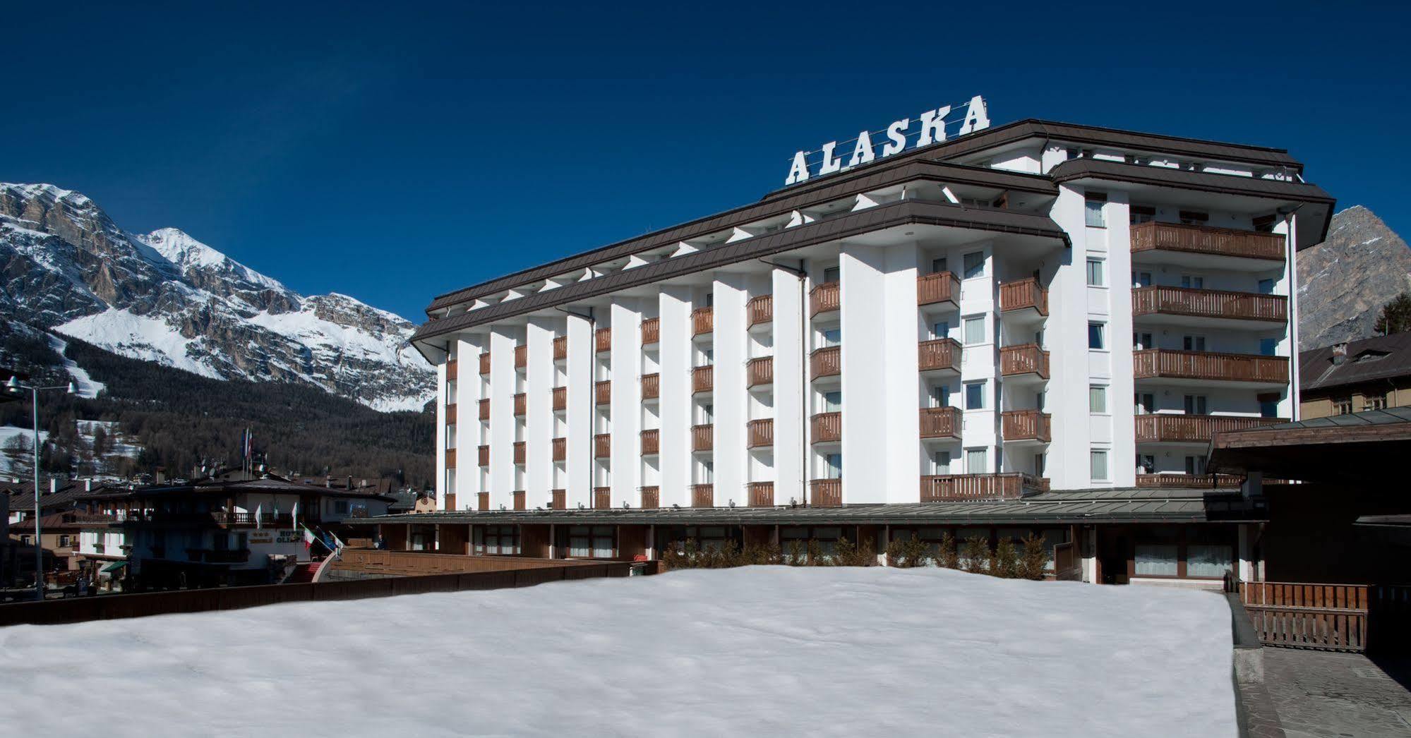 Hotel Alaska Cortina 4*